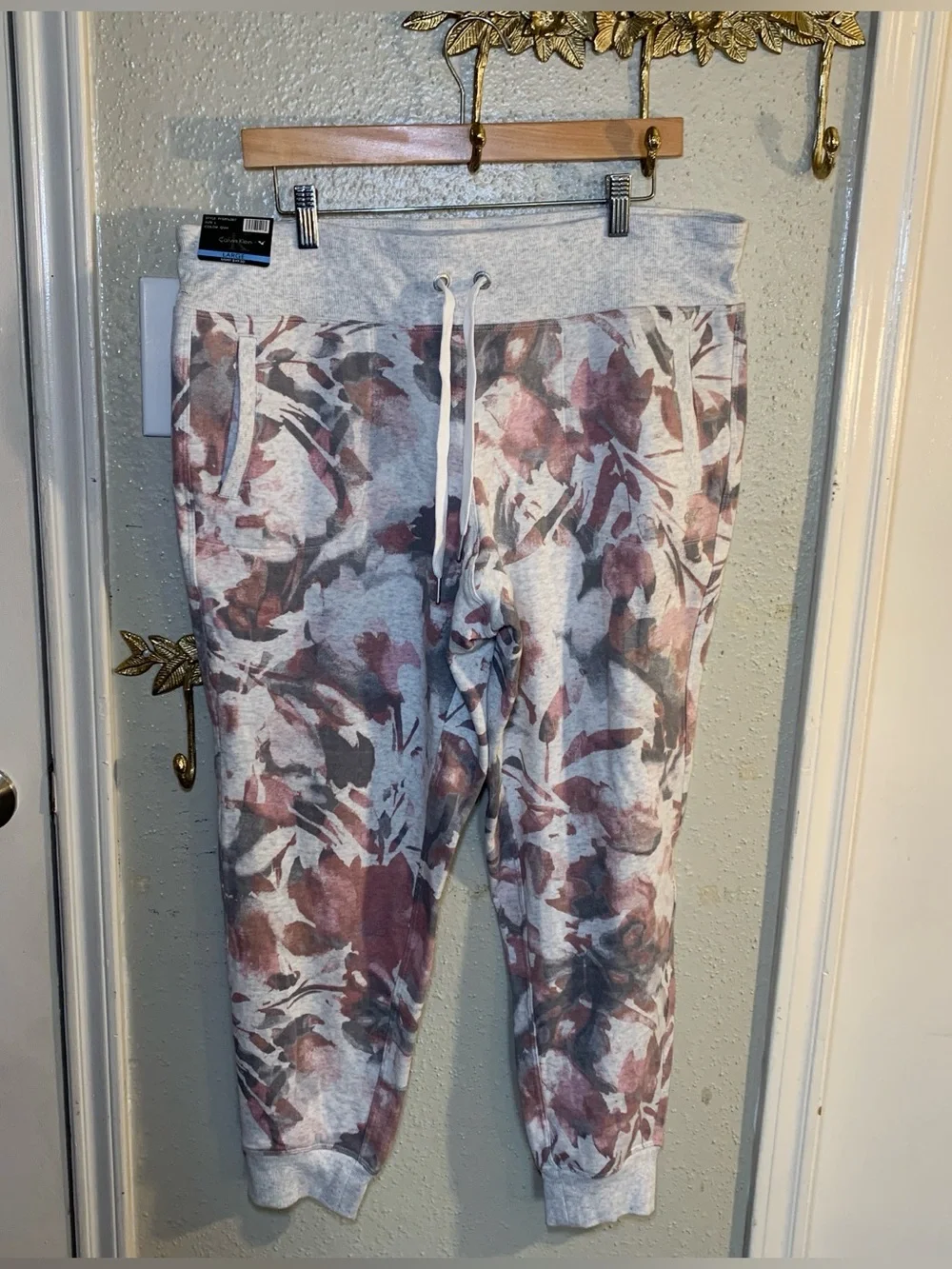 Calvin Klein Women's Athleisure Set - Size Large 1 Top 3 Bottoms NWT